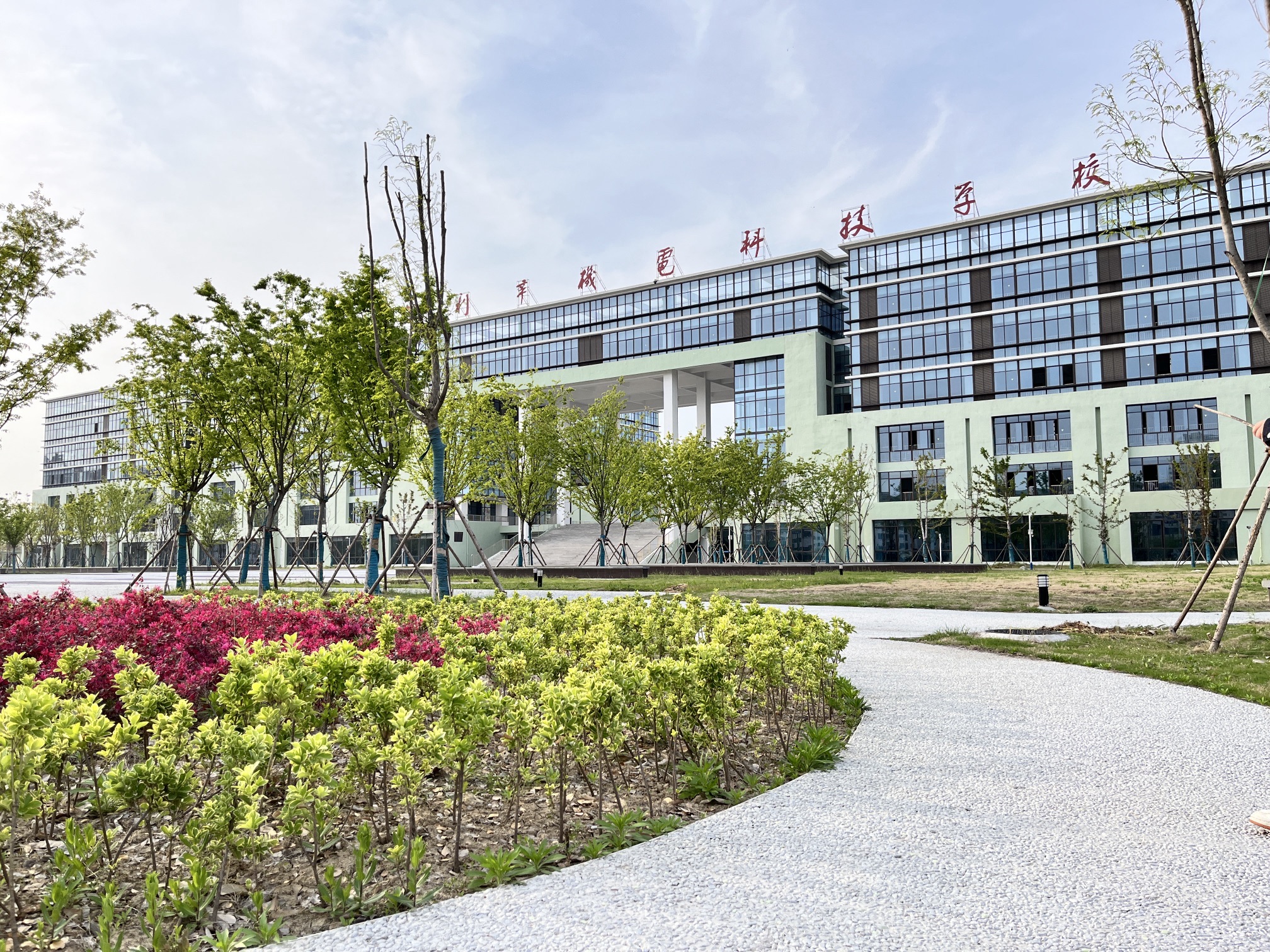 【京邦·專業(yè)擴聲-舞臺燈光~錄播系統(tǒng)】安徽亳州市利辛機電科技學校